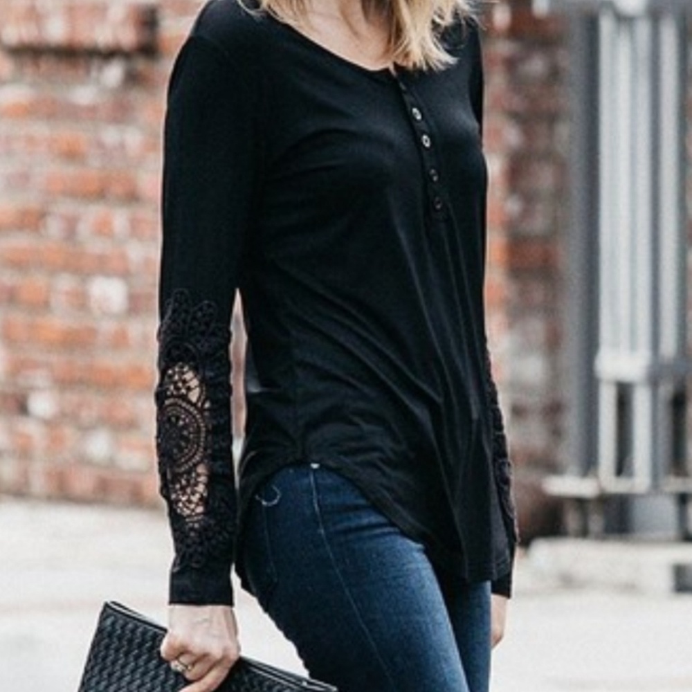 Lace sleeve tee